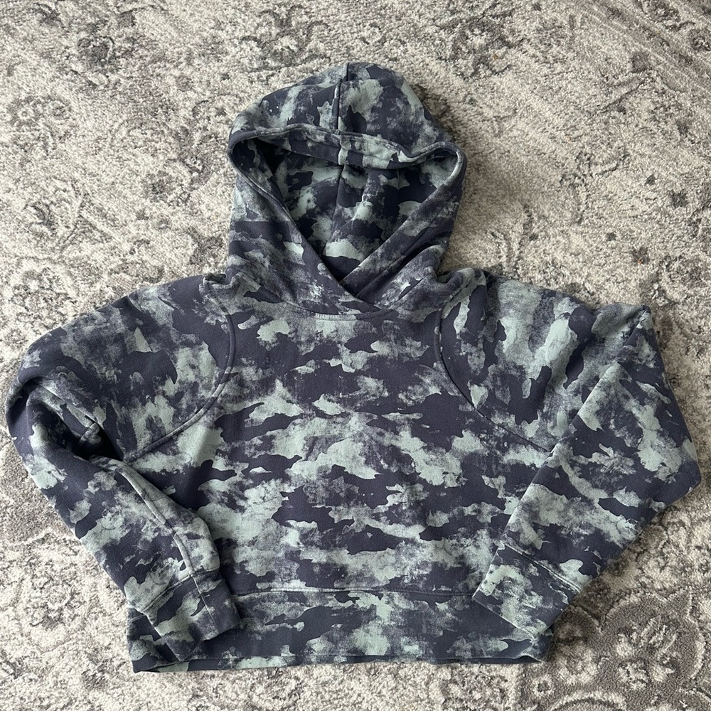 Lululemon cropped hoodie size 4